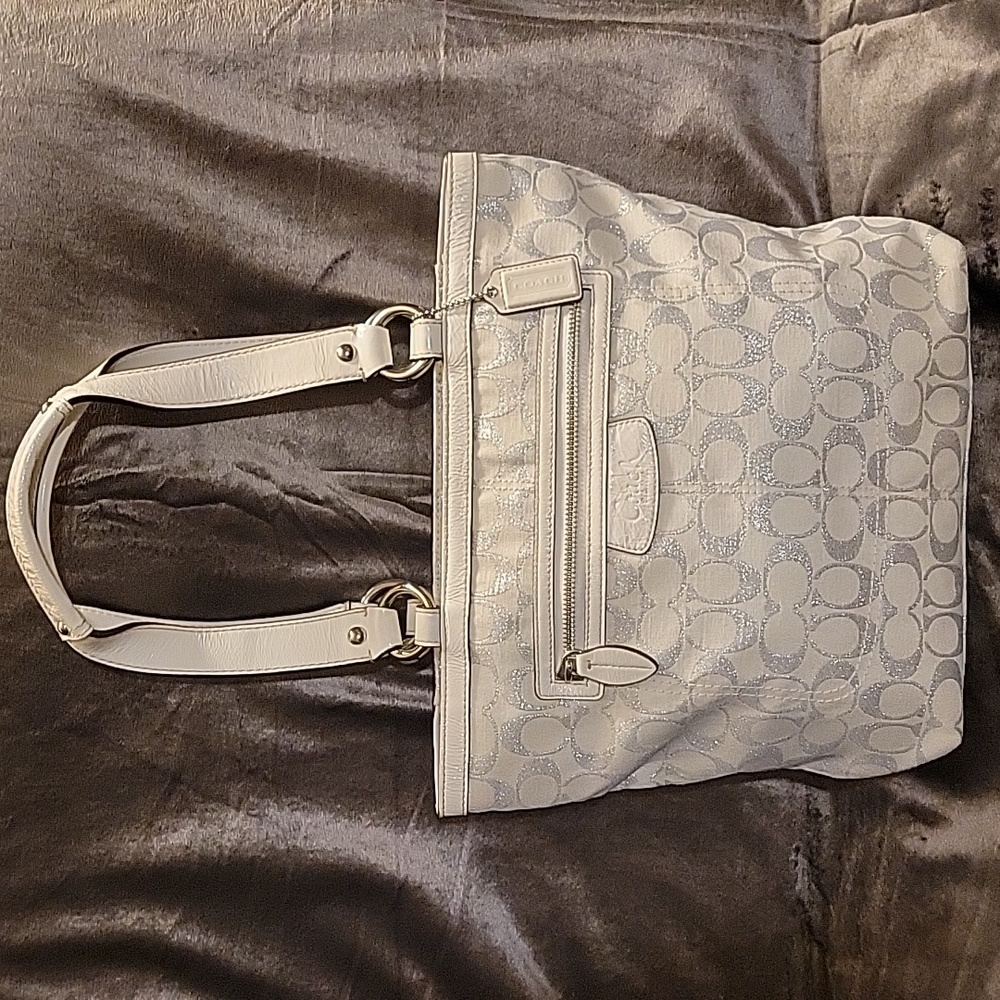 Elegant Coach White and Silver Metalic Bag